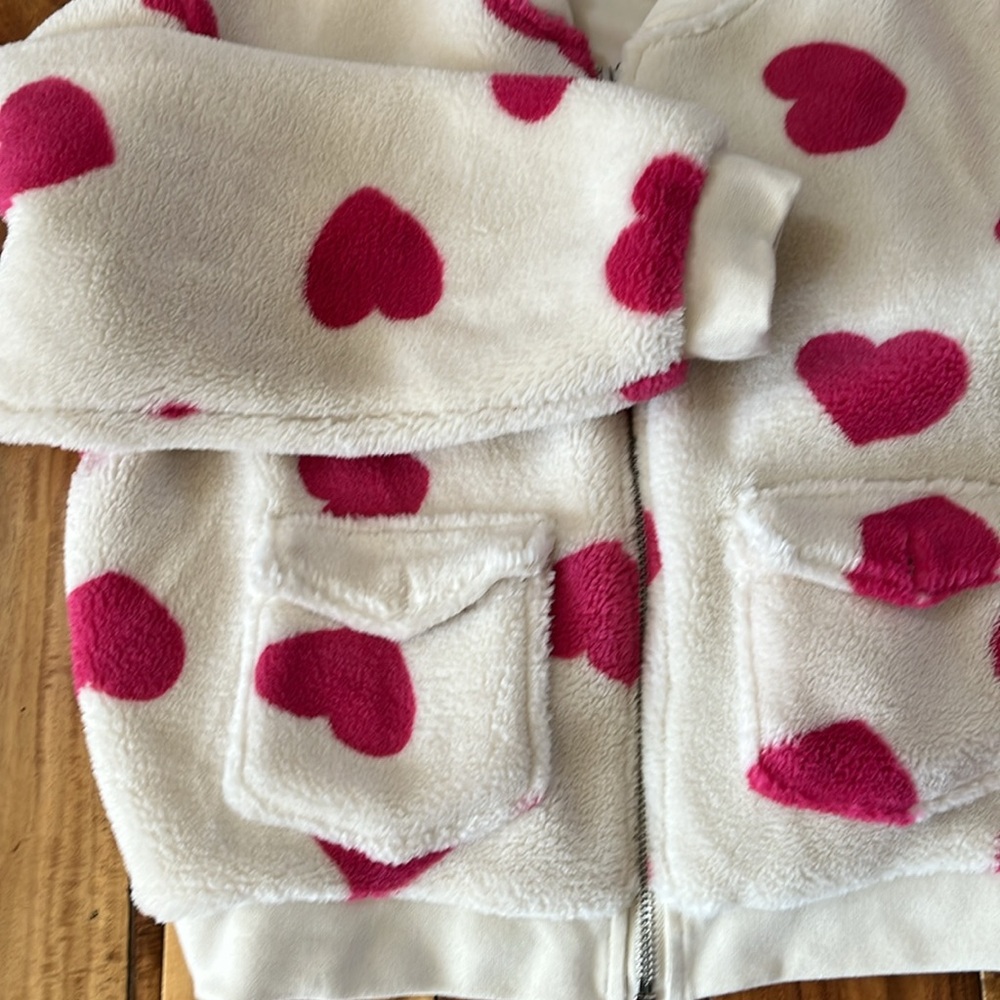 Fuzzy heart jacket! - Picture 2 of 4